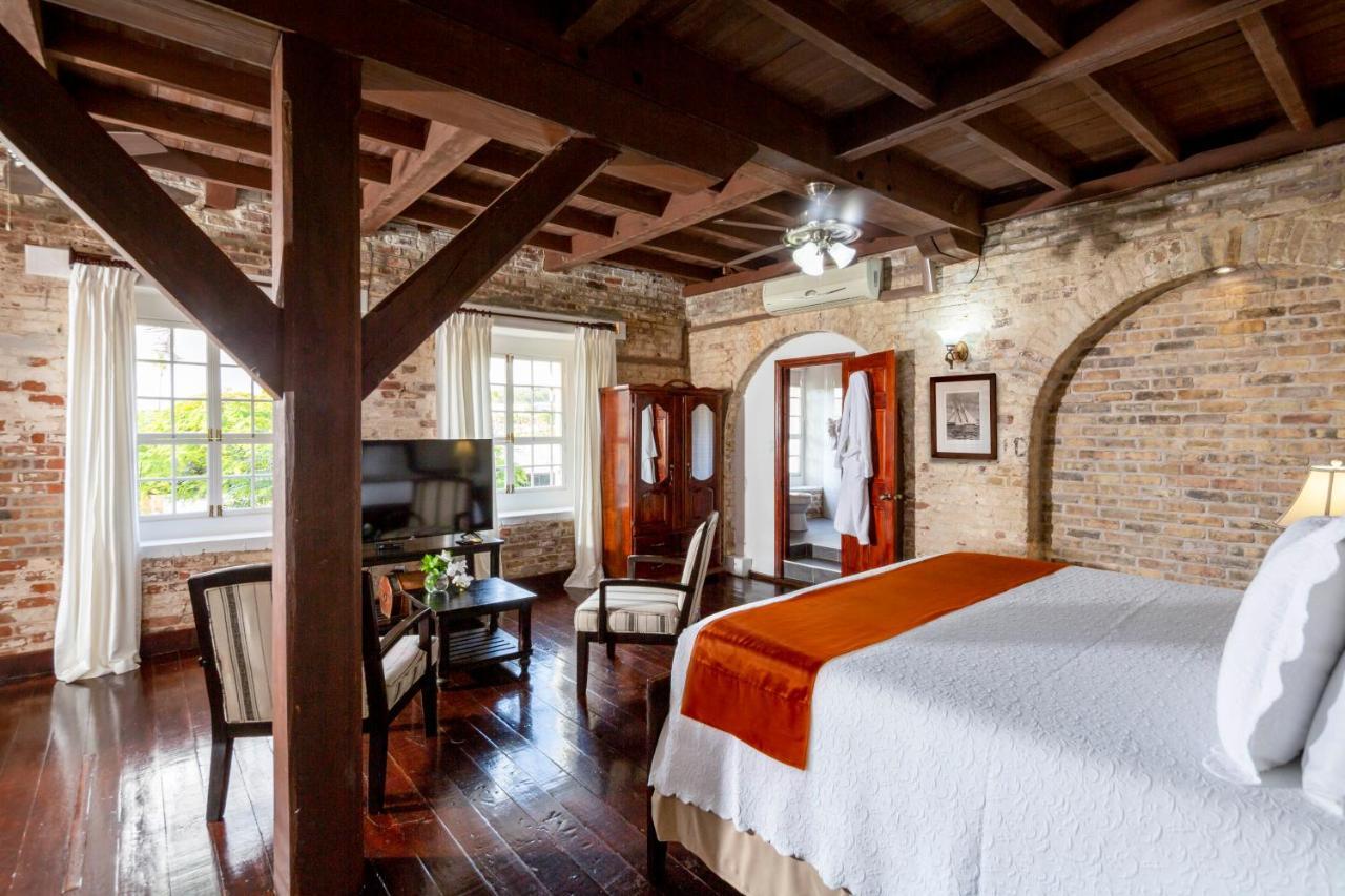 Copper And Lumber Store Hotel English Harbour Екстер'єр фото