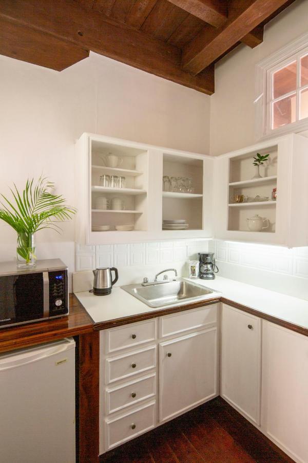 Copper And Lumber Store Hotel English Harbour Екстер'єр фото