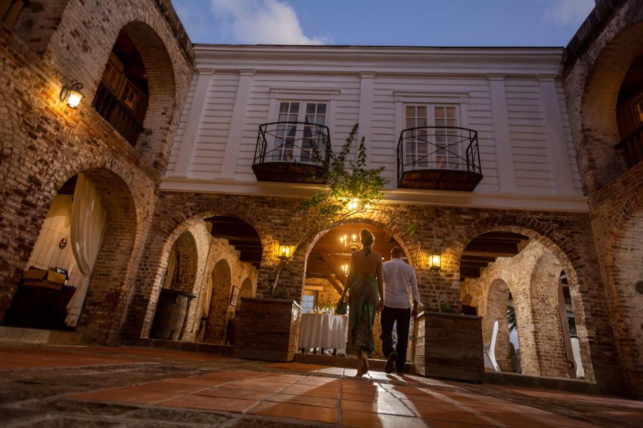 Copper And Lumber Store Hotel English Harbour Екстер'єр фото