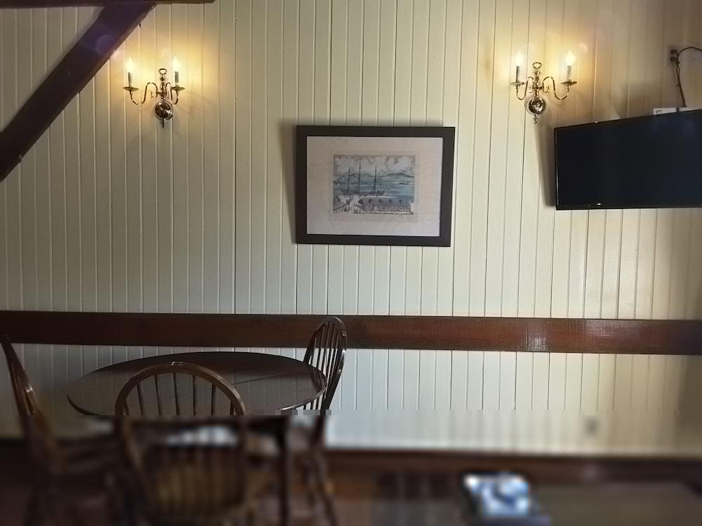 Copper And Lumber Store Hotel English Harbour Екстер'єр фото